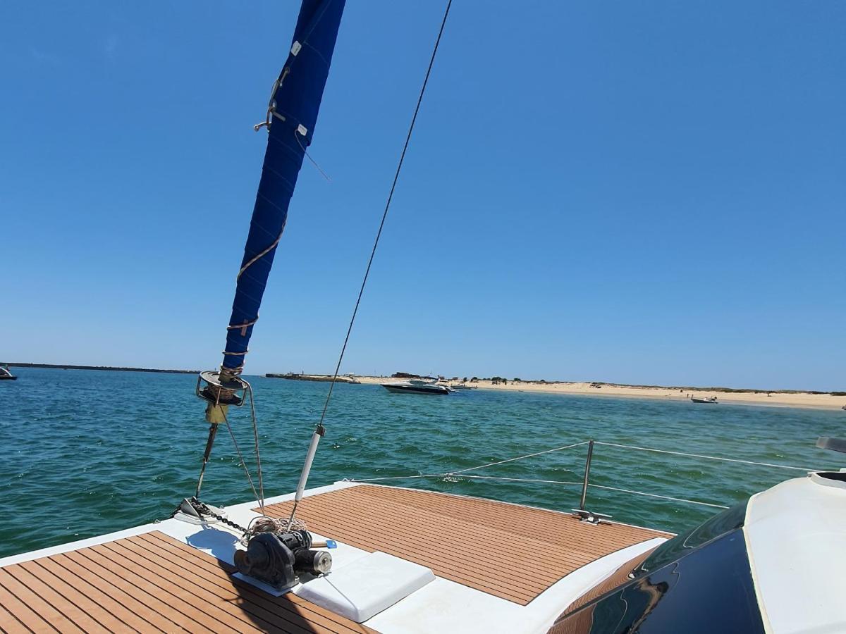 فندق Barco Casa Catamara Sleepandboat فارو المظهر الخارجي الصورة