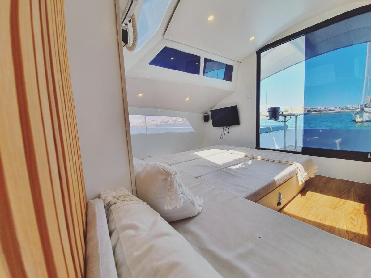 فندق Barco Casa Catamara Sleepandboat فارو المظهر الخارجي الصورة