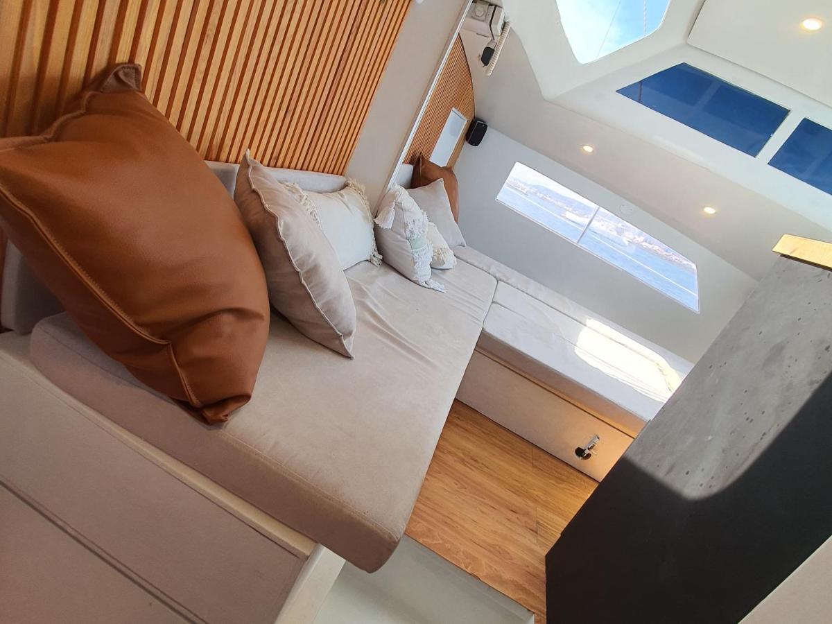 فندق Barco Casa Catamara Sleepandboat فارو المظهر الخارجي الصورة