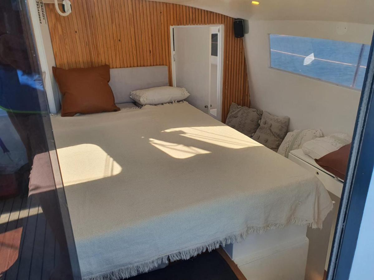 فندق Barco Casa Catamara Sleepandboat فارو المظهر الخارجي الصورة