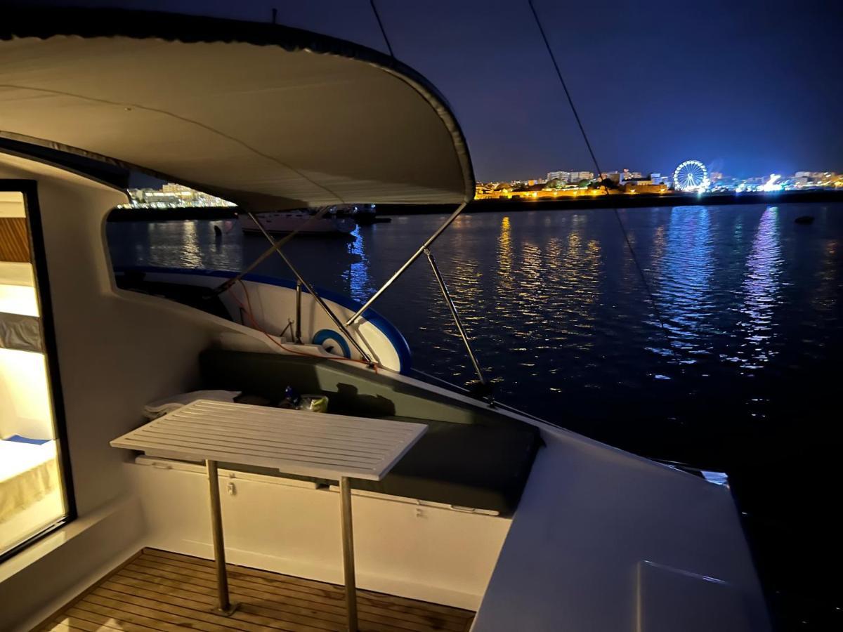 فندق Barco Casa Catamara Sleepandboat فارو المظهر الخارجي الصورة